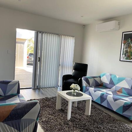 4 Bedroom Home Fully Furnished In Papakura, Auckland Exterior foto